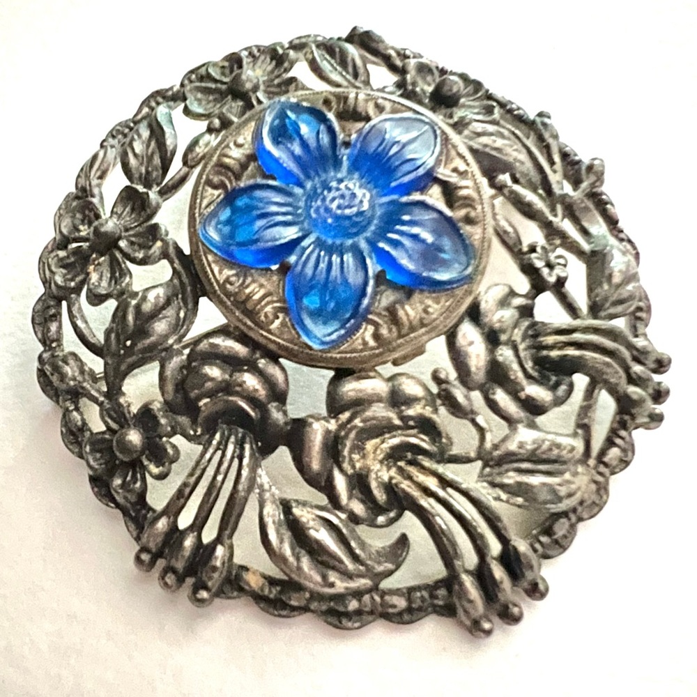 Vintage Brooch Metal Floral Daisy Roses Victorian Lapel Scarf Pin